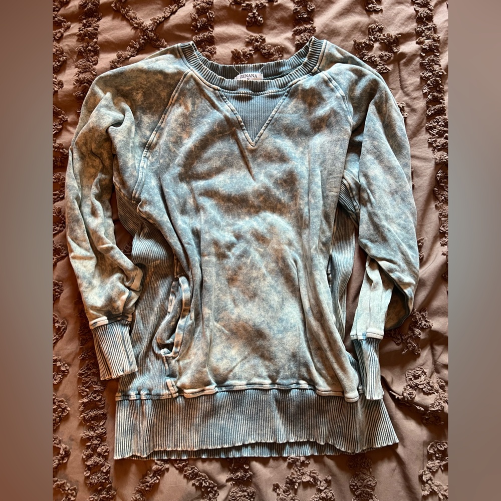 Zenana Outfitters Teal Tie-Dye Top